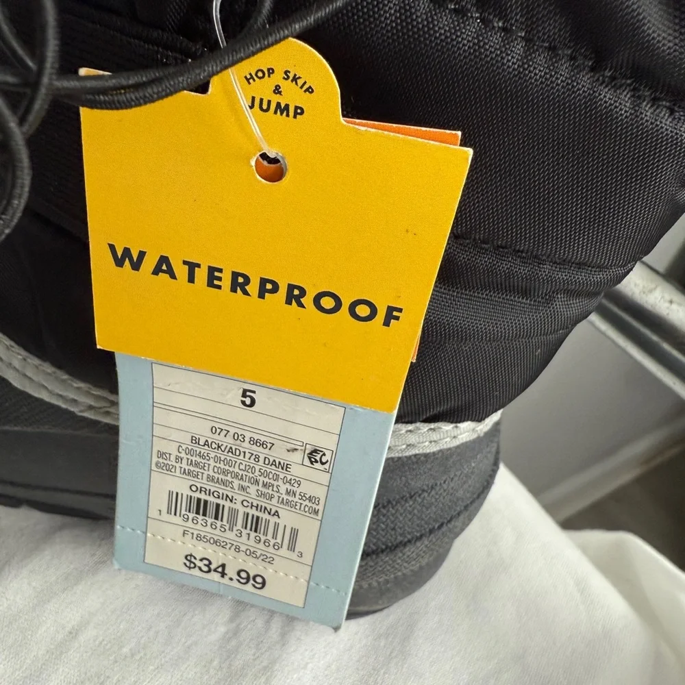 Cat & Jack Black‎ and Gray Kids Snow Boots